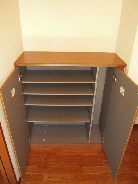 スバル　IIの収納