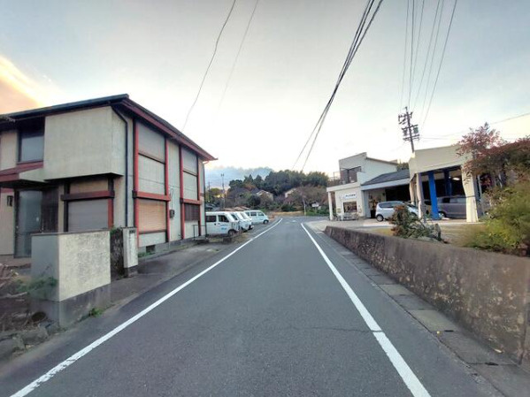 知多郡阿久比町 大字卯坂字栗之木谷　売り土地の前面道路含む現地写真
