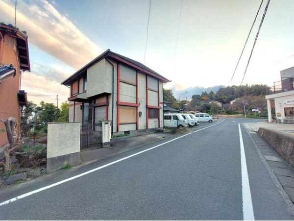 知多郡阿久比町 大字卯坂字栗之木谷　売り土地の前面道路含む現地写真