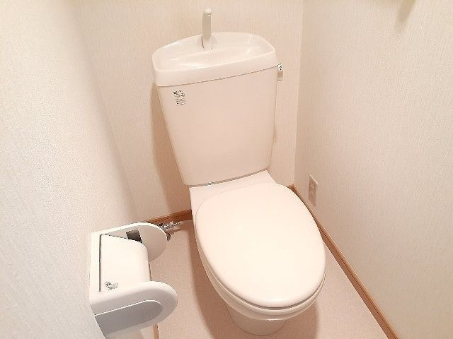 サンシャインタナカのトイレ|コンパクトで使いやすいトイレです