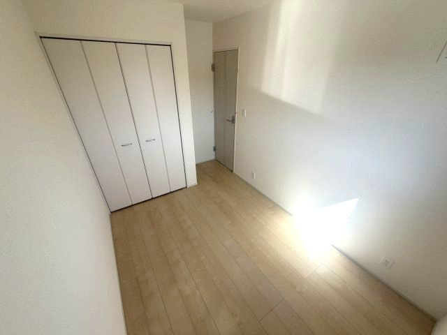 リーブルファイン緑区中野田の洋室|広々とした洋室です
