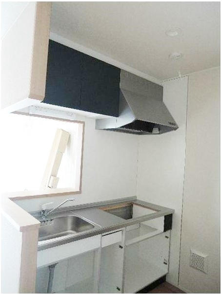 横浜市戸塚区戸塚町のアパートのキッチン|ガス3口システムキッチン♪