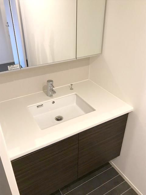 恵比寿ガーデンテラス弐番館の独立洗面台