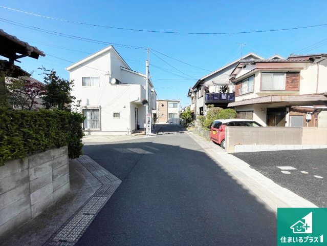 ★29(土)30(日)現地見学可能！★草津市上笠　限定1邸の前面道路含む現地写真|周辺は閑静な住宅街！前面道路広々で車の出し入れも便利です。駐車が苦手な方でも安心して車庫入れできます！