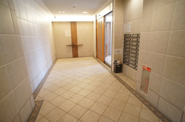 人形町アムフラットのロビー