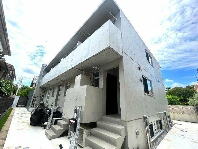 ルナサテラートの外観