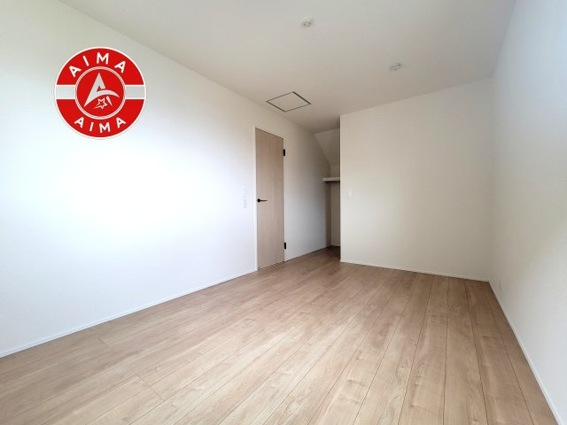 福岡市南区若久6丁目第1-4棟（2号棟）の洋室|採光良好な洋室は全居室、複層ガラスの遮熱効果と断熱効果で、一年中快適に過ごせます。