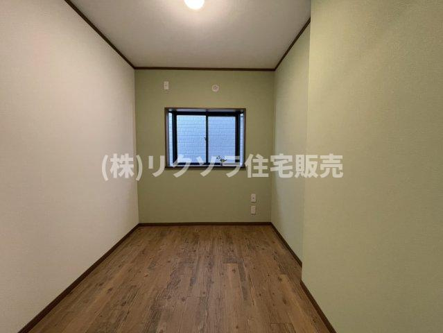 東香里3丁目　中古一戸建ての収納|大容量ウォークインクローゼット
■物件内覧・資金計画相談・住宅ローン相談、リフォーム相談、お問合せ受付中■
※当日・翌日のご内覧、ご相談はお電話でのお問合せがスムーズです！