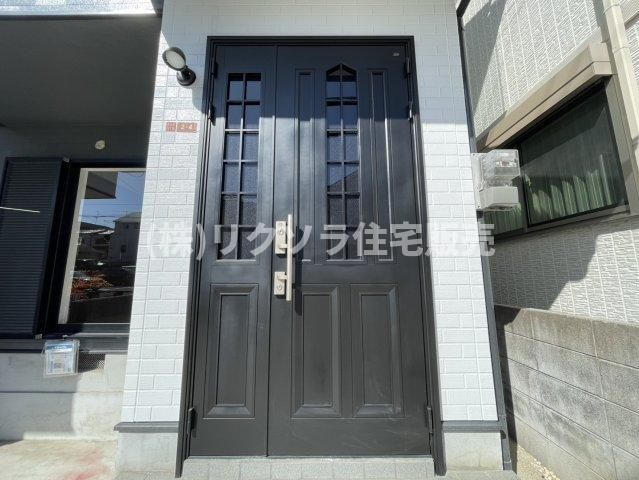 東香里3丁目　中古一戸建ての玄関|■物件内覧・資金計画相談・住宅ローン相談、リフォーム相談、お問合せ受付中■
※当日・翌日のご内覧、ご相談はお電話でのお問合せがスムーズです！