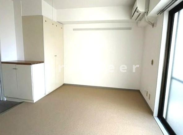 相良ビルの寝室