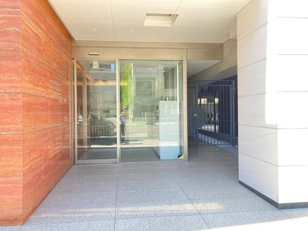 ｔｈｅ　ＴＡＣＴ　ＹＯＫＯＨＡＭＡのエントランス