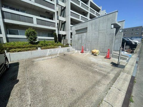 アリソ東船橋の駐車場