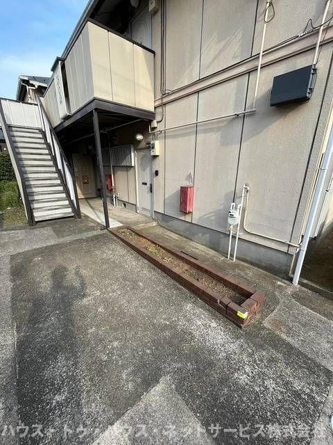 カーサ中西の駐車場