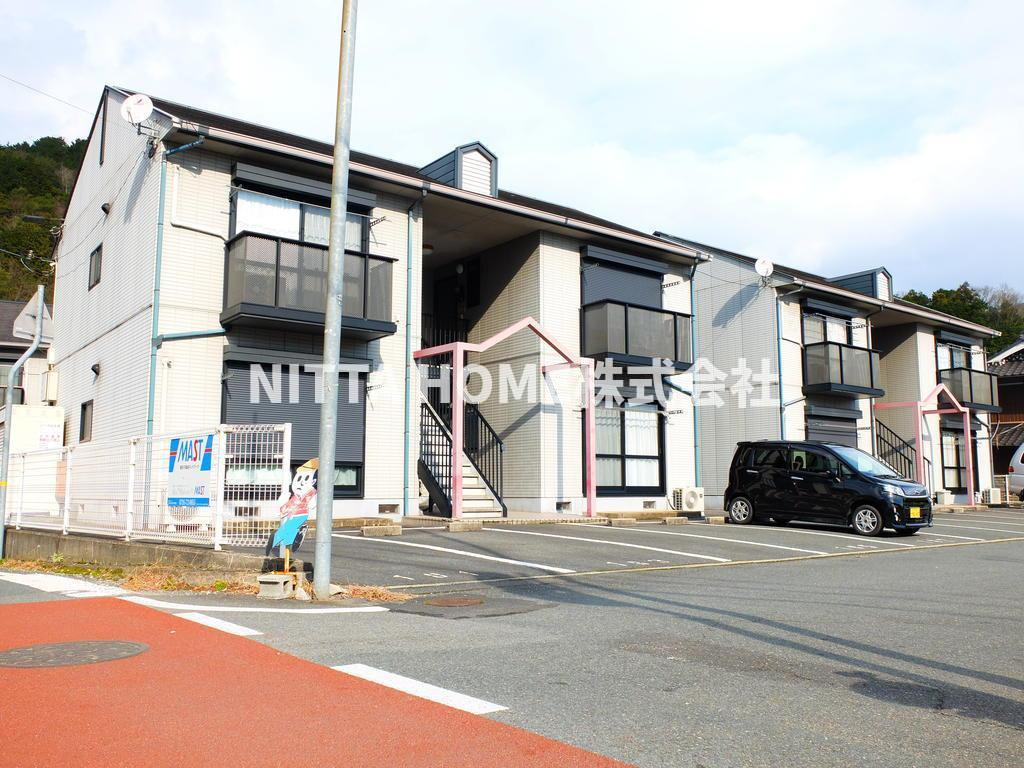 グランデールの外観|軽量鉄骨造2階建て！！