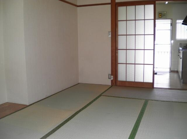 違う号室の写真になります