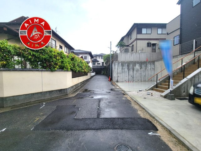 福岡市南区若久6丁目第1-4棟（4号棟）の外観|前面道路含む現地の写真です。