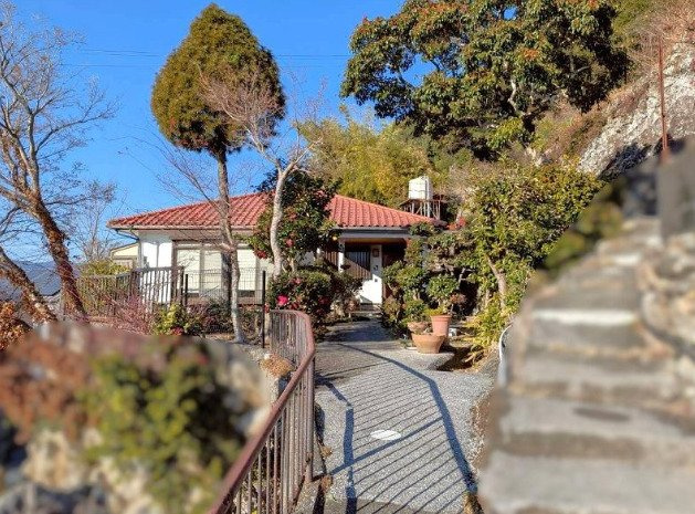 高知市吸江　平屋中古一戸建ての庭|まるで隠れ家のような佇まい。自然を感じる暮らしを。