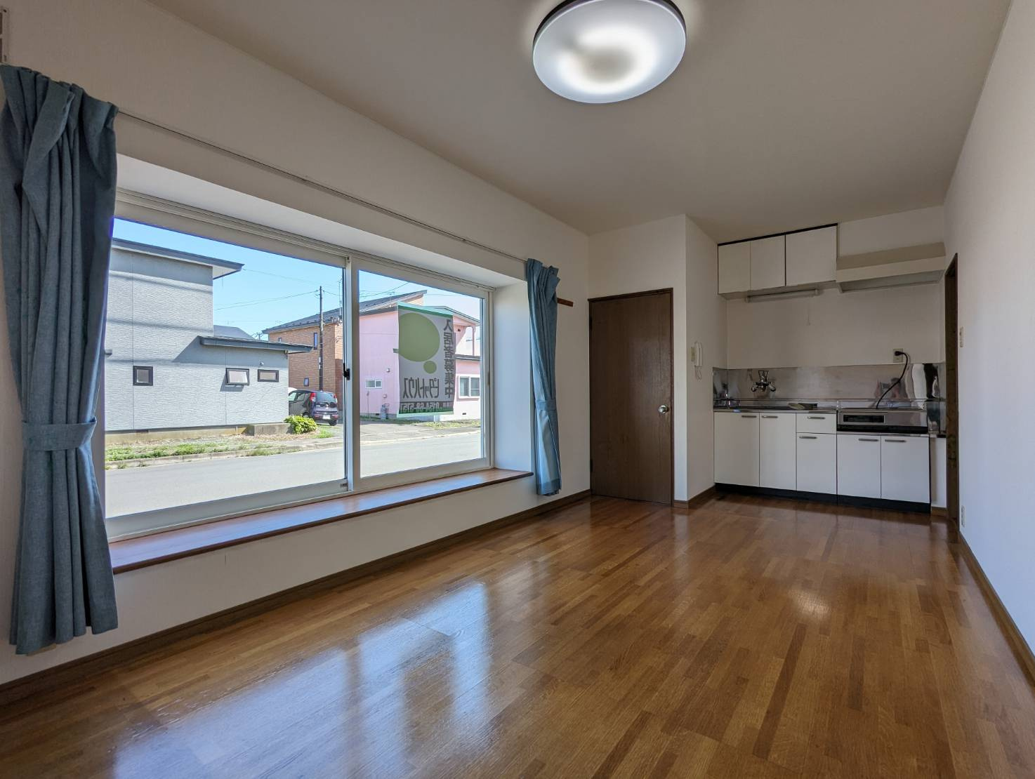 メゾンセルダムの居間・リビング