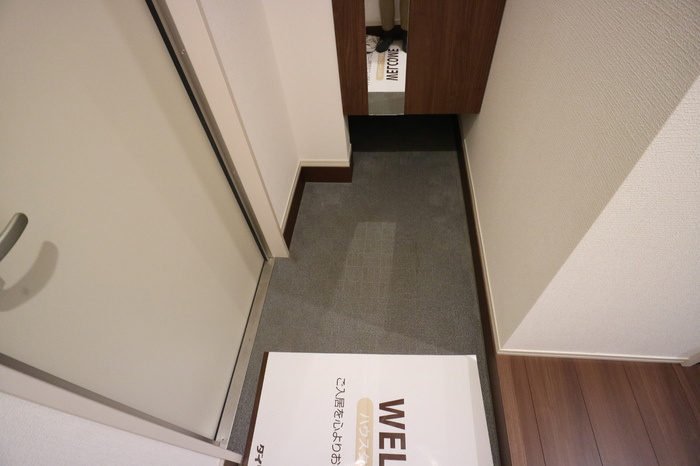エル ビエントⅡの玄関