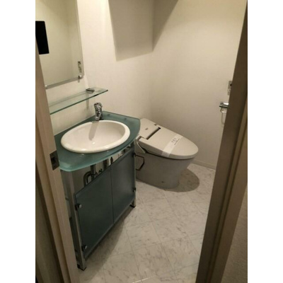 【トイレ】 | レガロ中野坂上 | 温水洗浄便座。