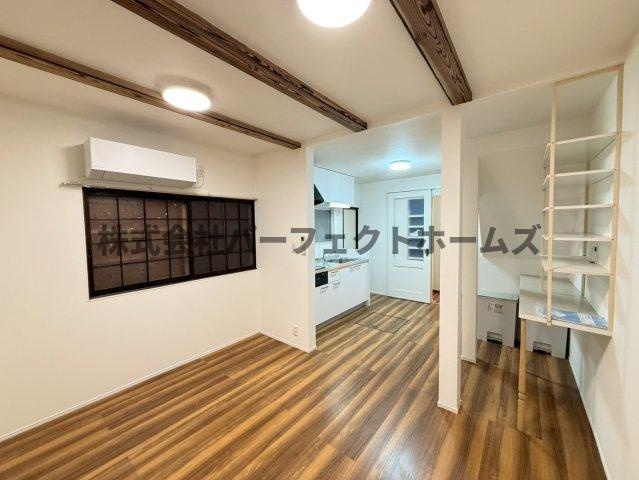 高柳5丁目戸建　賃貸の居間・リビング|おしゃれな居間です