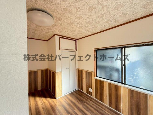 高柳5丁目戸建　賃貸の洋室|明るい洋室です