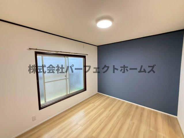 高柳5丁目戸建　賃貸の洋室|明るい洋室です