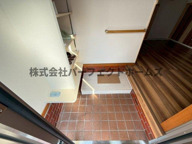 高柳5丁目戸建　賃貸の玄関|収納もある玄関です