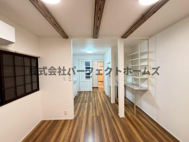 高柳5丁目戸建　賃貸の居間・リビング|こちらのリビングで趣味の時間をお楽しみください