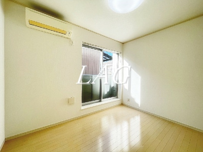 【居間・リビング】 | シャンテ西新井本町 | 洋室のお部屋です。