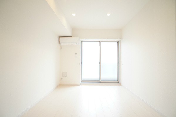 藤沢市大鋸１丁目の賃貸マンションの寝室|嬉しいテレビボード付きでレイアウトしやすい♪