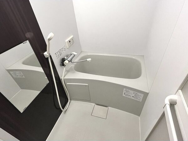 ベルセ黒川の浴室