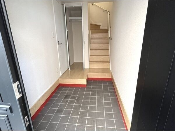 ベルセ黒川の玄関