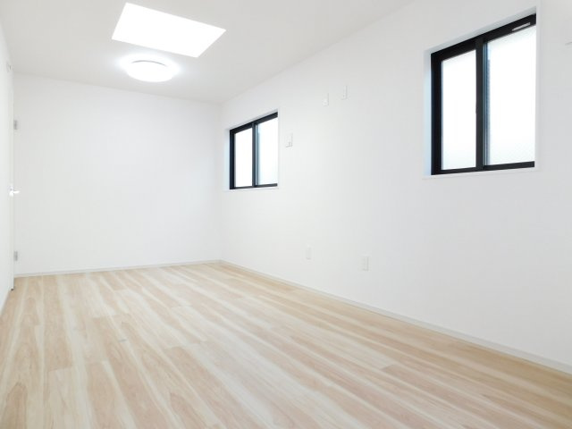 名古屋市中川区中須町字辻ノ上の新築一戸建の洋室|◇洋室◇　　南面で明るい洋室９．３帖　間仕切で洋室２部屋に変更可能です！