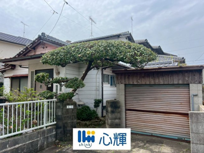 【外観】 | 宇部市中村2丁目 中古住宅／2階建 | 家財有り。現状有姿渡しとなります。5LDKの物件です。