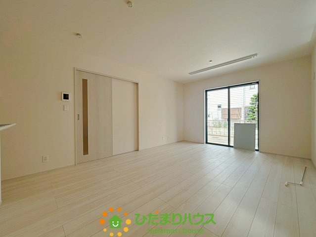 白岡市小久喜　新築一戸建て　01　リーブルガーデンの居間・リビング