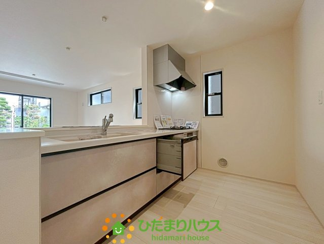 白岡市小久喜　新築一戸建て　01　リーブルガーデンのキッチン