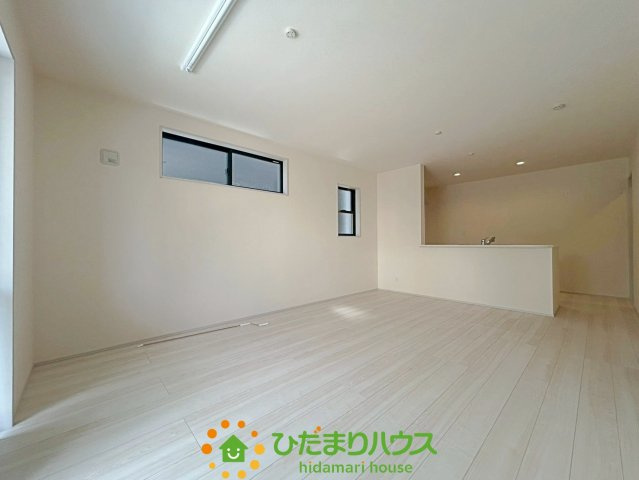 白岡市小久喜　新築一戸建て　01　リーブルガーデンの居間・リビング