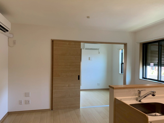 Ruhe東逗子の居間・リビング|広々とした洋室♪