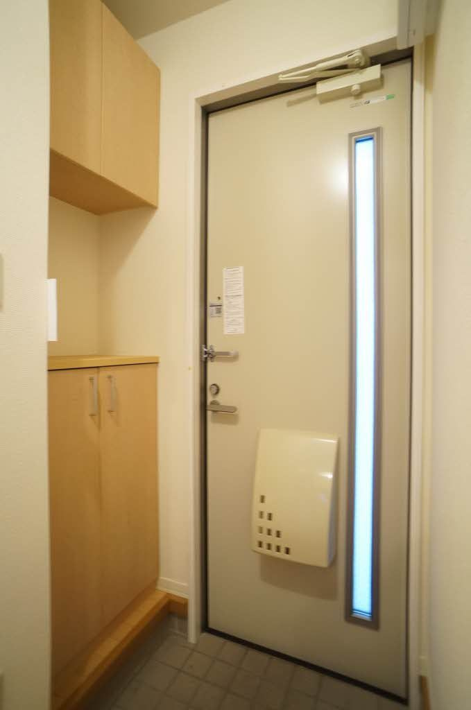 クラヴィエ長田町の玄関