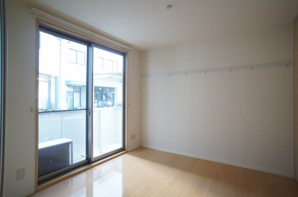 クラヴィエ長田町の洋室