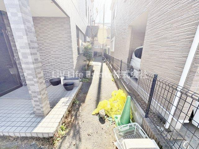 萩山町2丁目マンションのエントランス