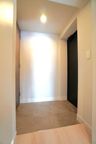 シーズンフラッツ浅草六丁目の玄関