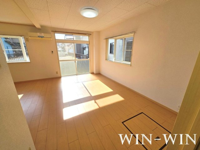 エルディム新栄 Aの居間・リビング