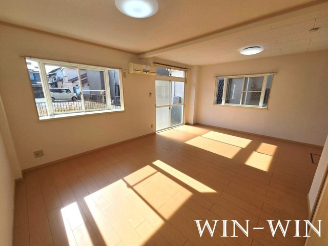 エルディム新栄 Aの居間・リビング