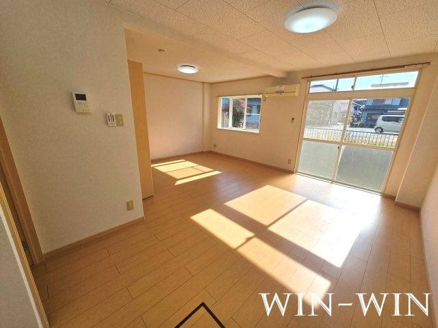 エルディム新栄 Aの居間・リビング