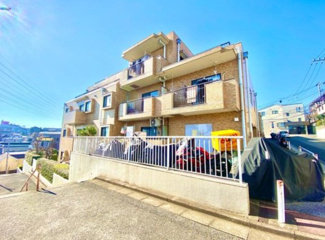 【外観】 | 穏やかな風と陽光を導き、プライバシーに配慮された設計プランを採用し、居住性を一段と心地よいものにしています。