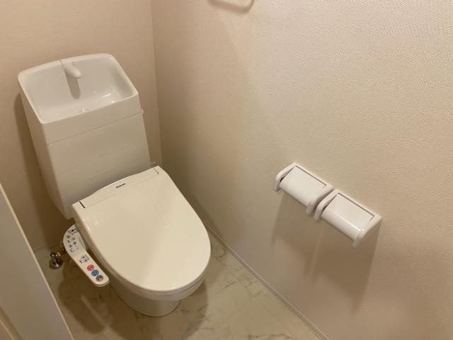 西宮市山口町　アパート新築工事のトイレ|シャワー付トイレ（イメージ）