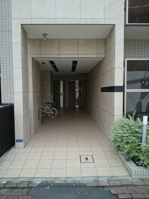 ＴＲ白金のエントランス