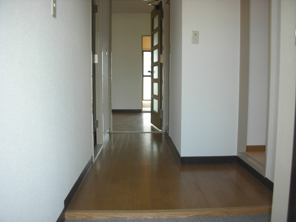 プリメゾン栄美寿の玄関